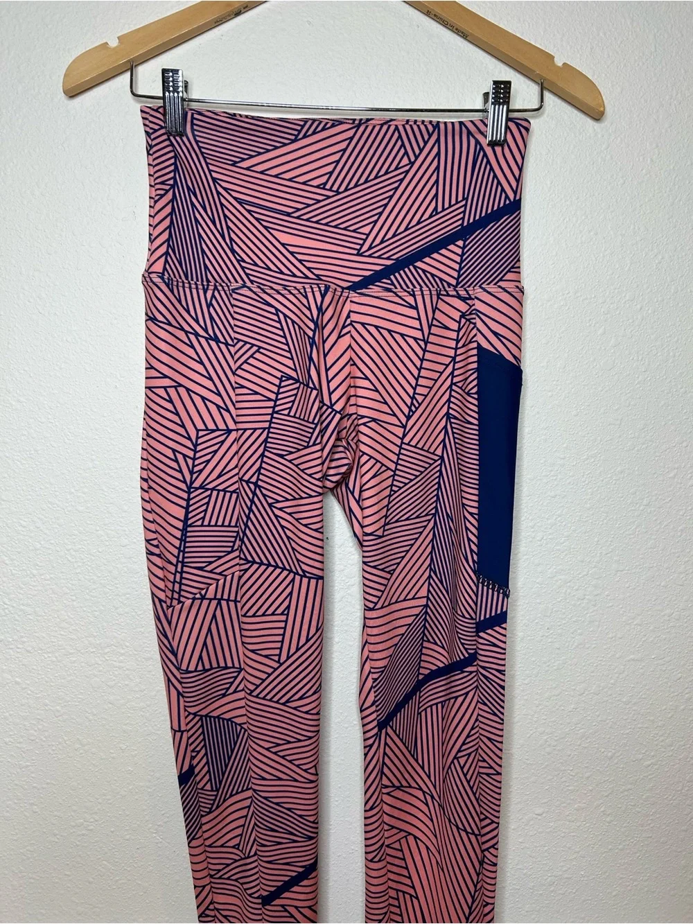 Icelantic Coral & Navy Geometric Print Leggings M